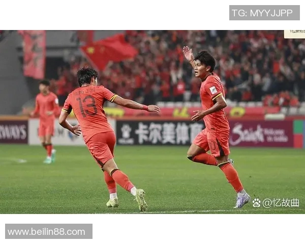 足球大开盛宴激情四溢球迷欢聚一堂共庆绿茵传奇时刻