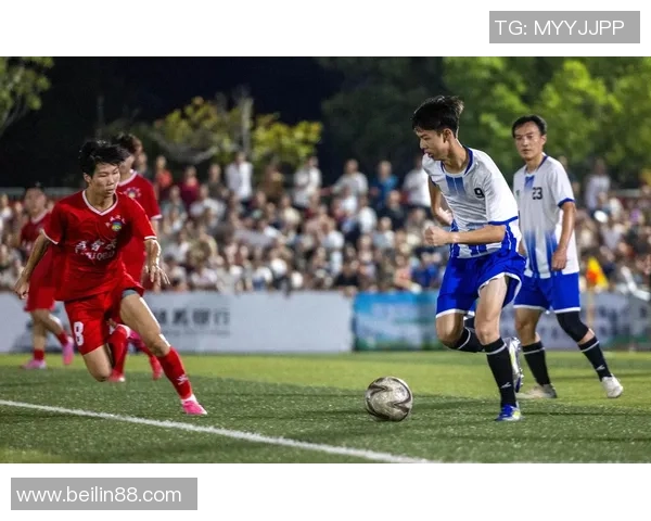 足球飞起梦想起航在绿茵场上追逐激情与荣耀的青春岁月